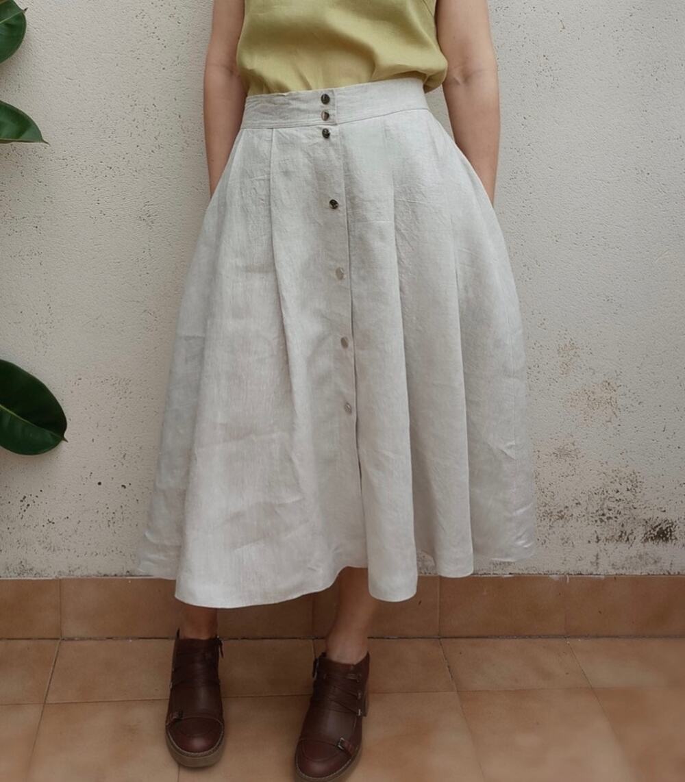 Kadrika 100% Linen Quiet Luxury Pleated Midi Skirt with snap closures Size 8 US